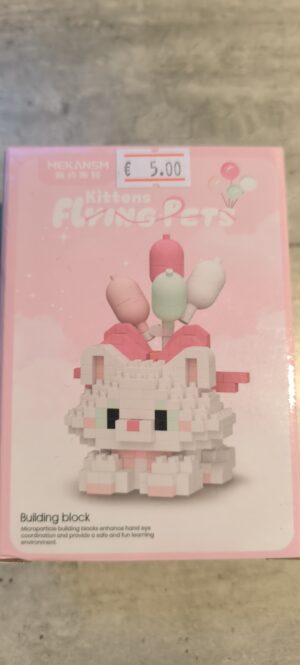 Mekansm Flying Pets kitten wit